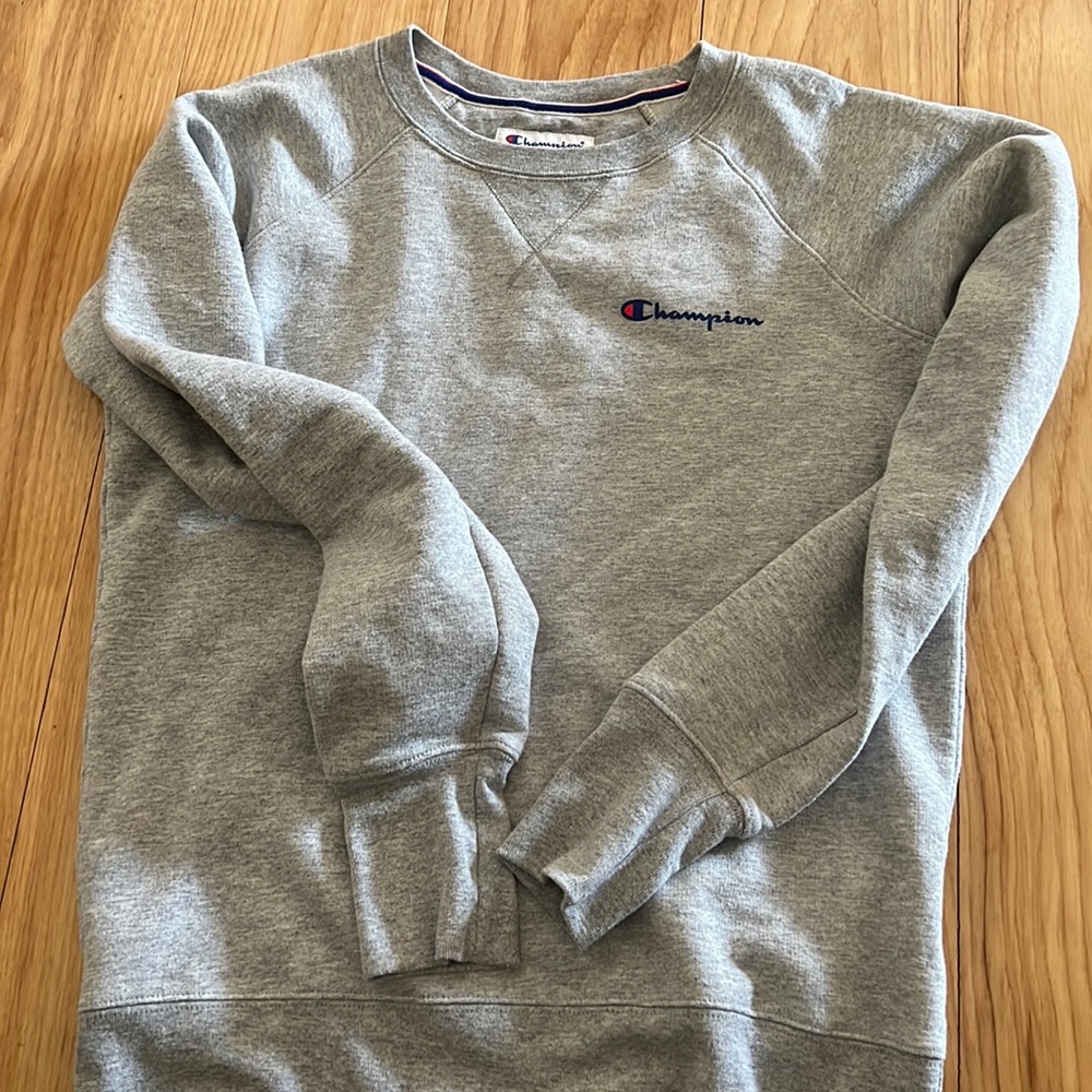 Juniors grey Champion crew neck sweatshirt